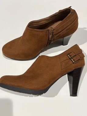 White Mountain Brown Heeled Ankle Booties